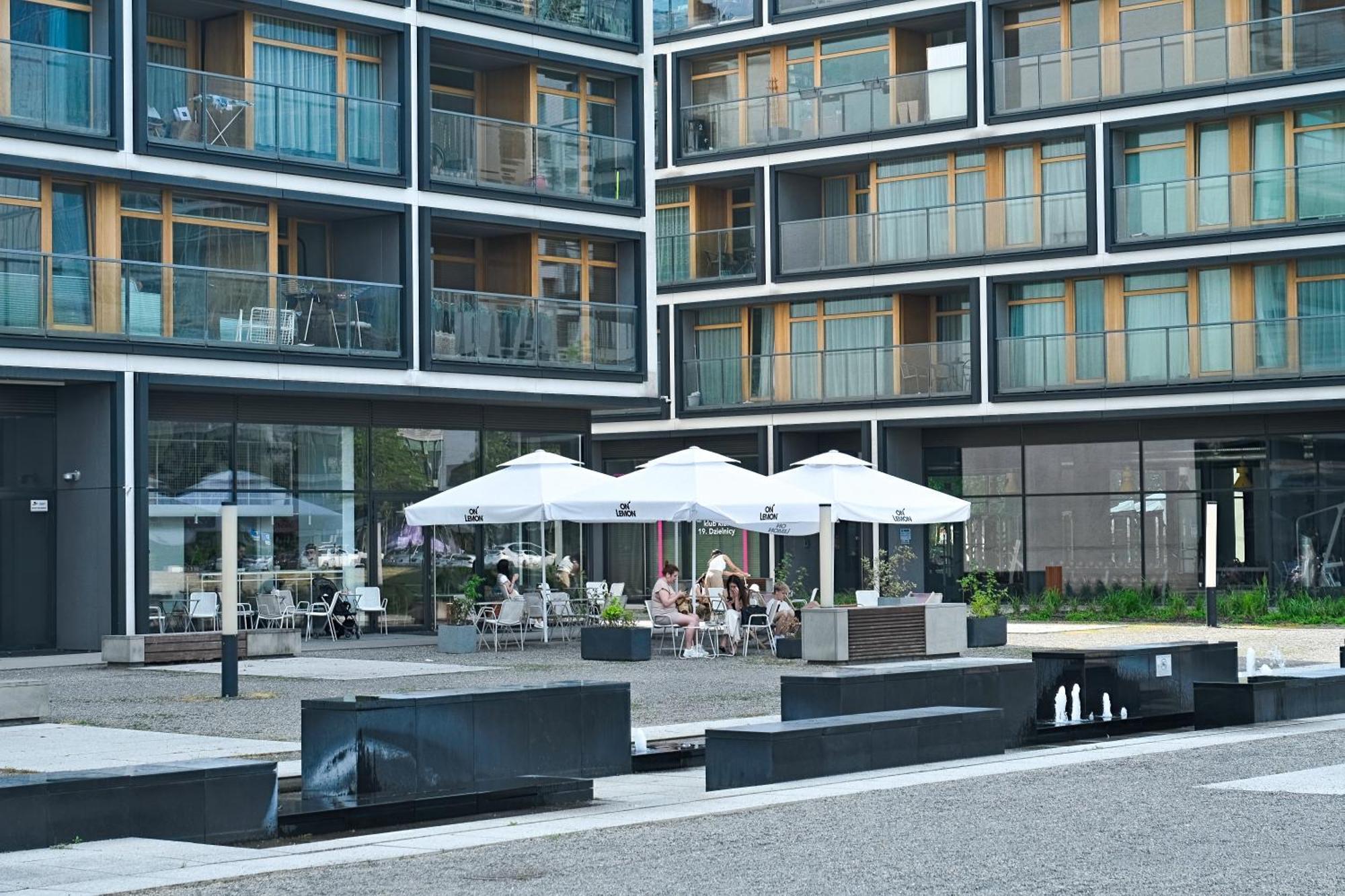 Aparthotel Kolejowa Apartamenty Warsaw Exterior photo